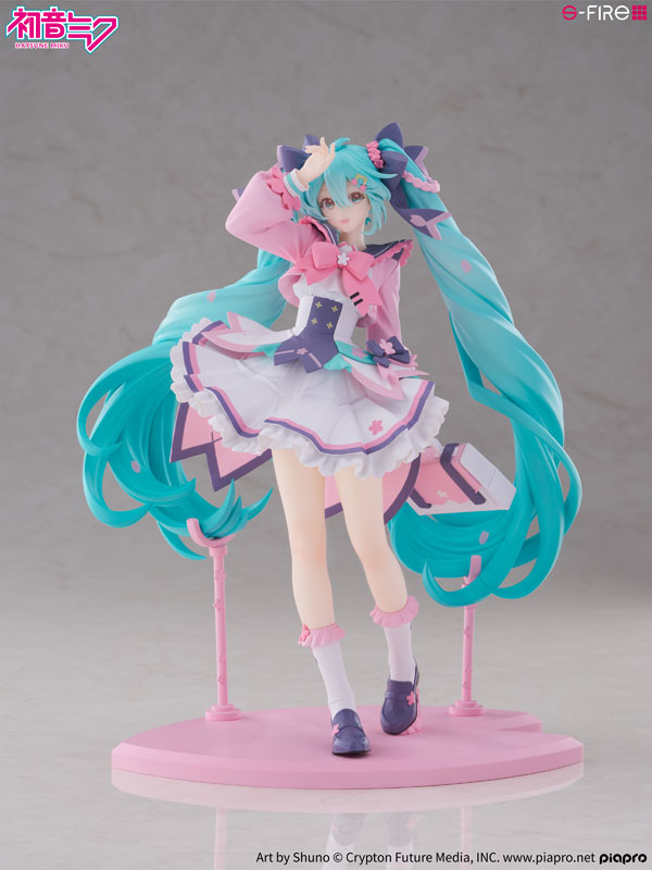 Hatsune Miku: New School Year Ready-to-Display Figure