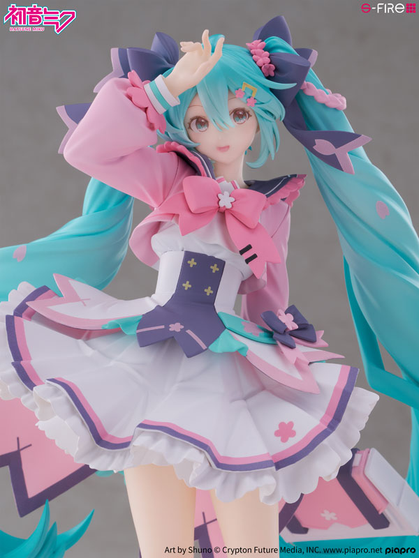 Hatsune Miku: New School Year Ready-to-Display Figure