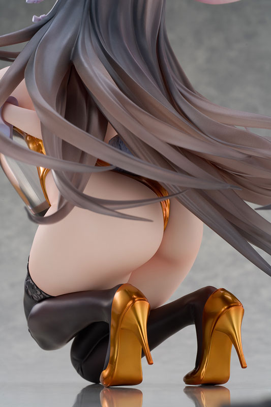 Azur Lane Chikuma -Premium Prize on the Table ver.- 1/4 Complete Figure