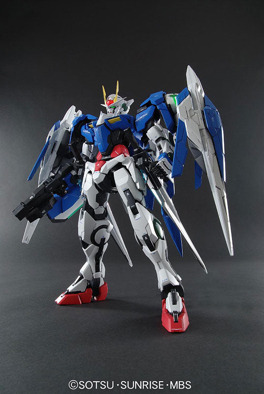 PG 1/60 Mobile Suit Gundam 00 - 00 Raiser Plastic Model