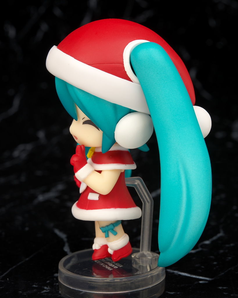 Nendoroid Petite: Hatsune Miku Santa Ver. (accessory of the Family Mart Limited Edition “Hatsune Miku: Little House Cake in the Forest”), Action & Toy Figures, animota