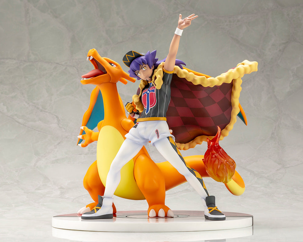 Pokemon: Sword/Shield Pokemon Center Original Figure Leon & Charizard Complete Figure