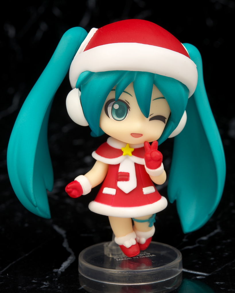 Nendoroid Petite: Hatsune Miku Santa Ver. (accessory of the Family Mart Limited Edition “Hatsune Miku: Little House Cake in the Forest”), Action & Toy Figures, animota