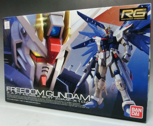 RG (Real Grade) 1/144 ZGMF-X10A Freedom Gundam Plastic Model(