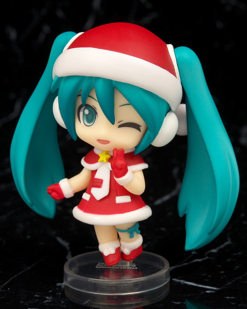 Nendoroid Petite: Hatsune Miku Santa Ver. (accessory of the Family Mart Limited Edition “Hatsune Miku: Little House Cake in the Forest”), Action & Toy Figures, animota