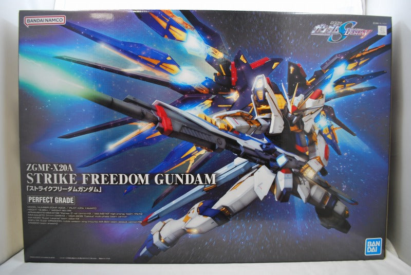 Modelo de plástico de Gundam Strike Freedom de PG Mobile Suit Gundam SEED Destiny 1/60