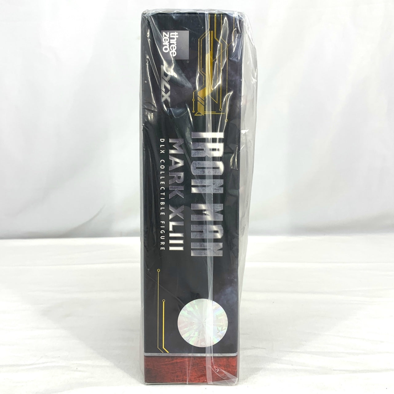 threezero DLX Marvel Studios: Infinity Saga Iron Man Mark 43 Resale Edition