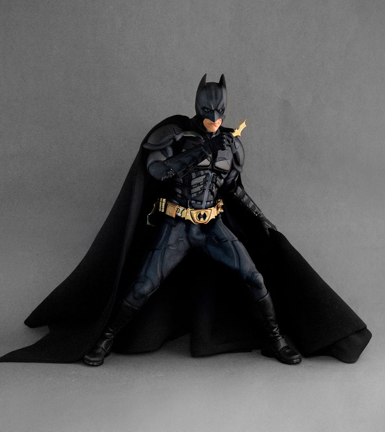 Movie Masterpiece - The Dark Knight 1/6 Scale Figure: Batman (New Costume Edition) [Mamegyorai Exclusive]