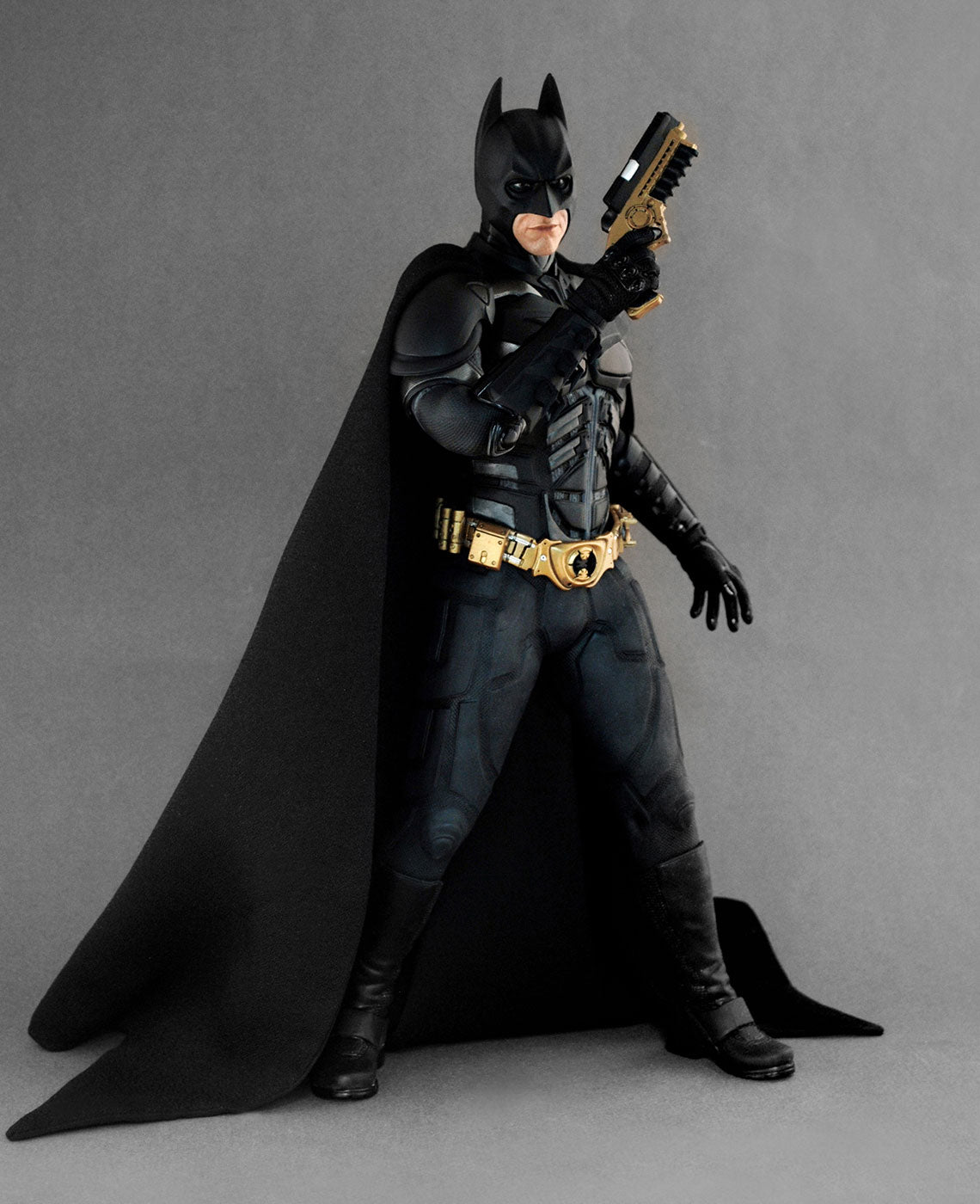 Movie Masterpiece - The Dark Knight 1/6 Scale Figure: Batman (New Costume Edition) [Mamegyorai Exclusive]