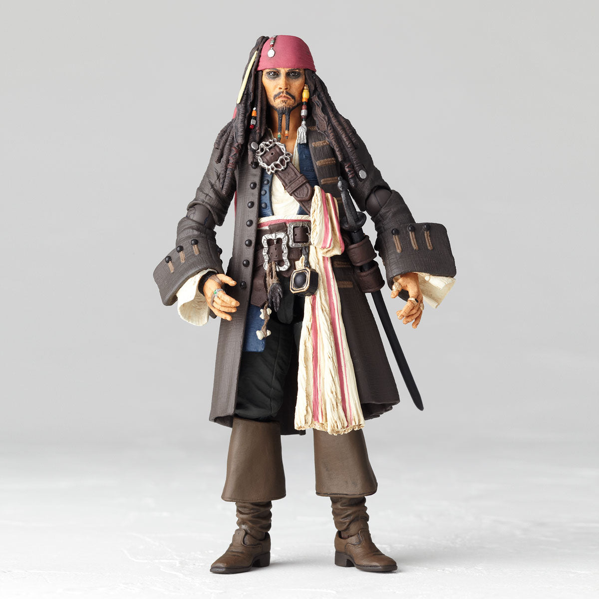 Revoltech "Pirates of the Caribbean" Jack Sparrow | animota