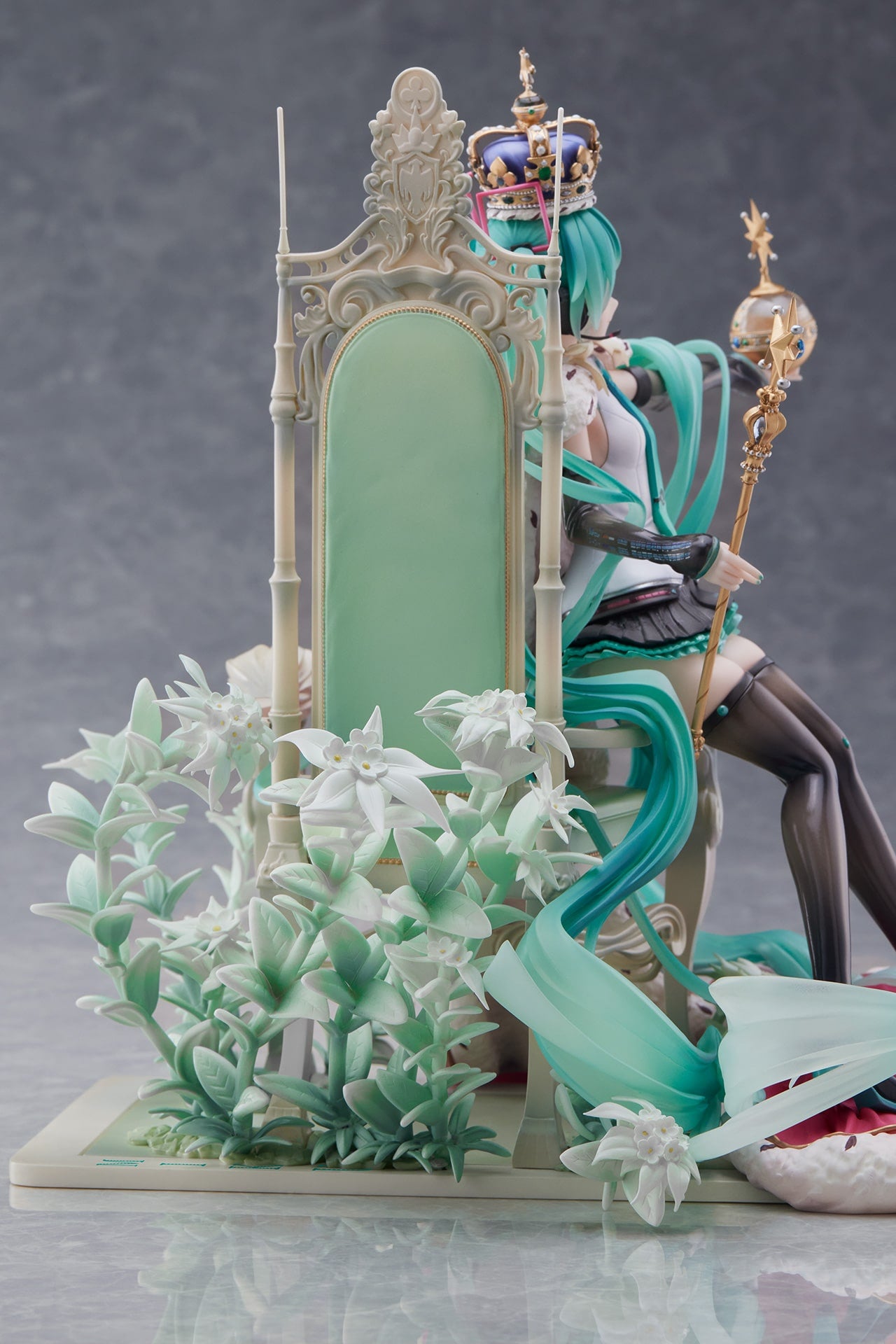 Hatsune Miku 39's Special Day 1/7 Complete Figure | animota