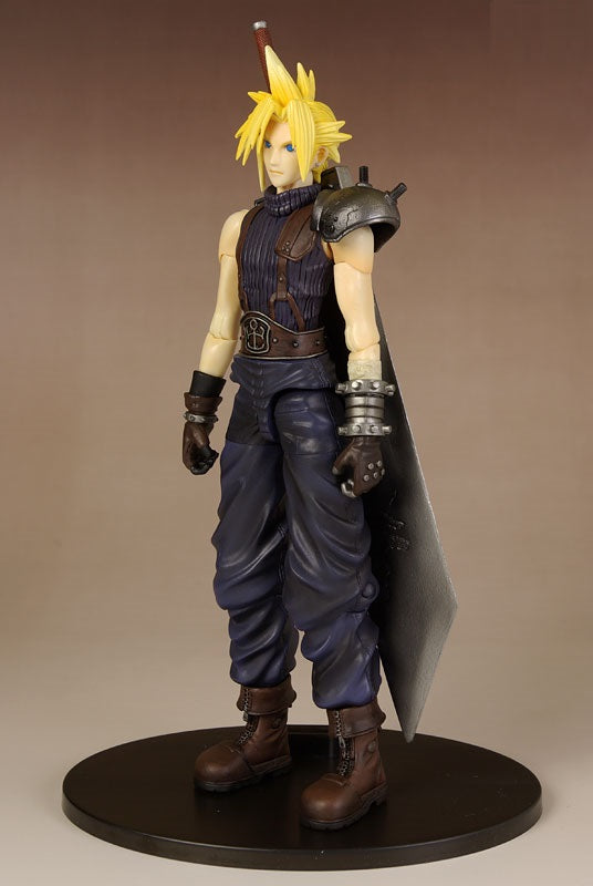 Final Fantasy VII - Play Arts: Cloud Strife | animota