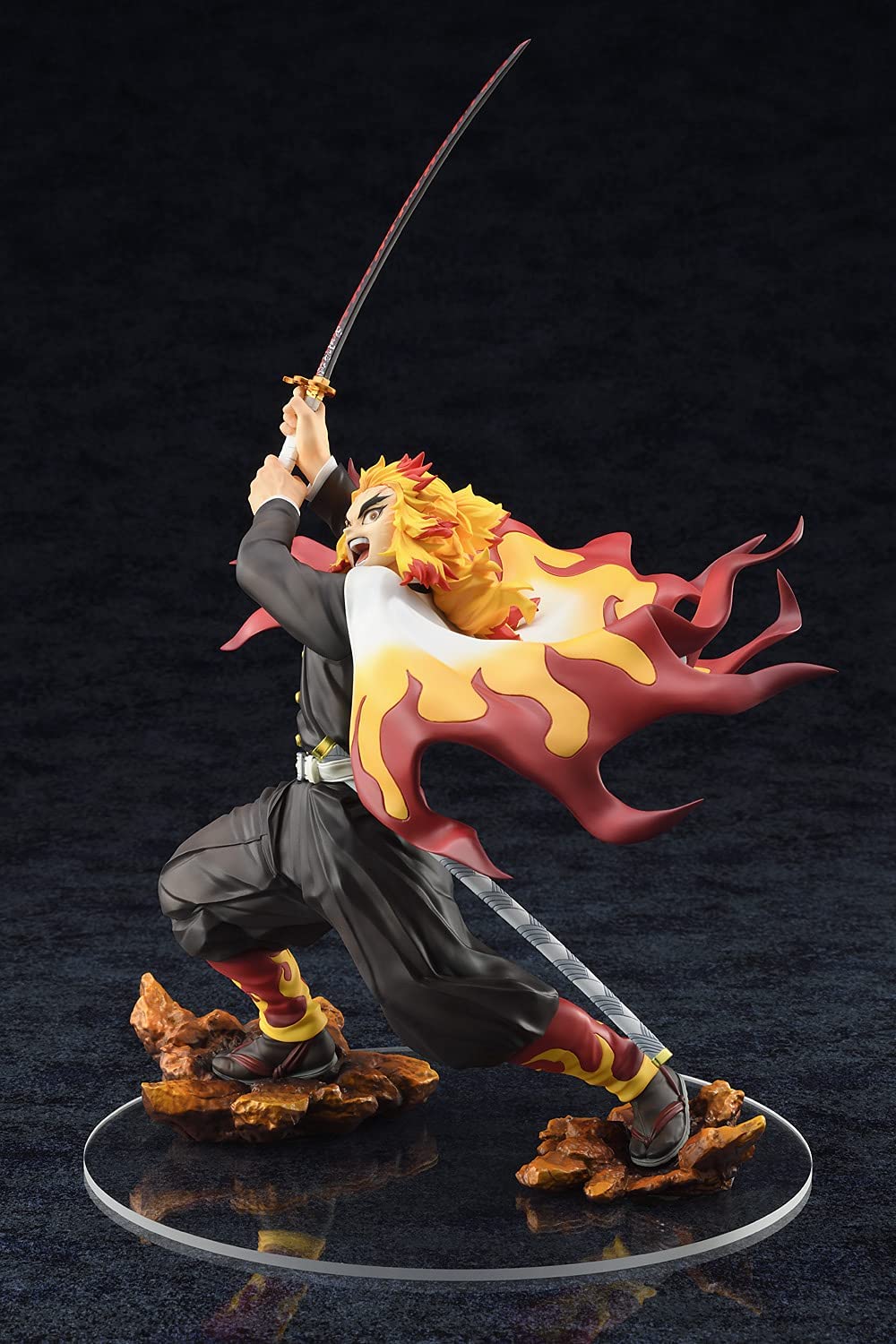 Demon Slayer: Kimetsu no Yaiba Kyojuro Rengoku 1/8 Complete Figure