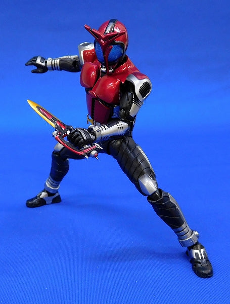 S.H.F Kamen Rider Kabuto Rider Form (True Cabbuled Method) | animota